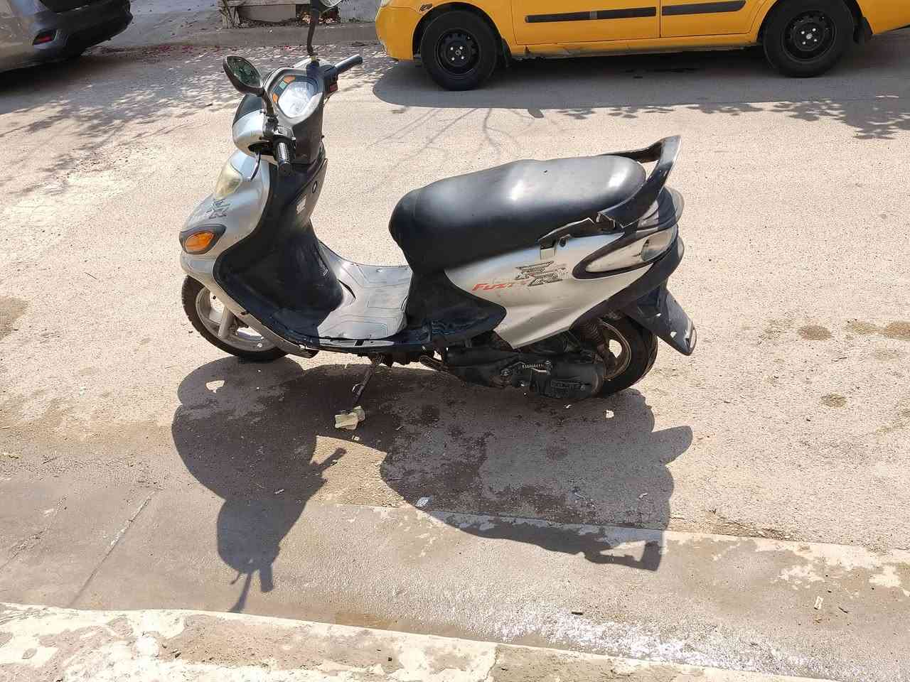 للبيع دولفين يوماهه نضيفه وكلهه شغاله كهربايات كلهه شغاله قفل ستيرن قفل جنطه كلهه شغال محركهه ناعم السعر 250 المكان بغداد حي لعامل ***********
