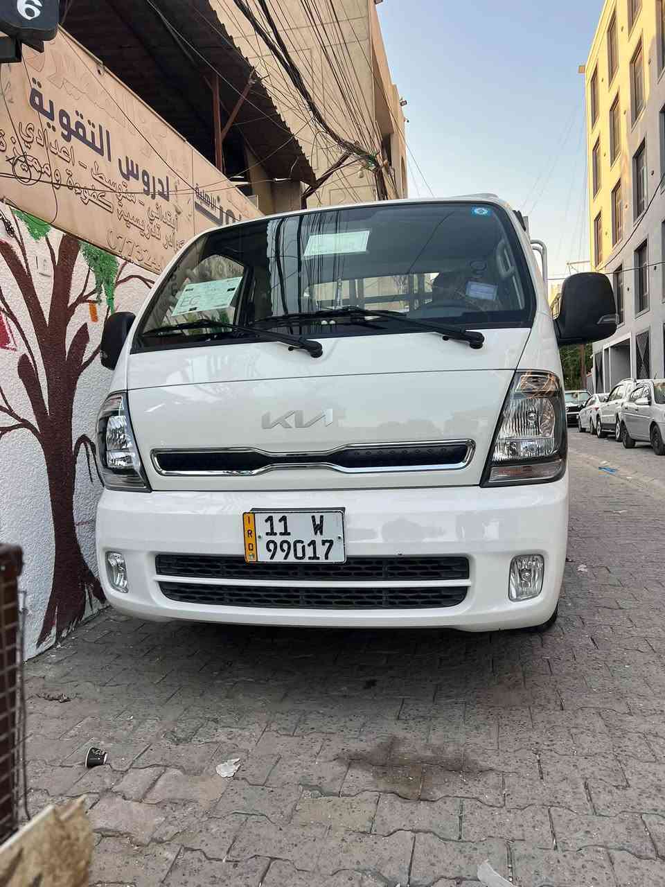 سلام عليكم 
للبيع فقط كيا بنكو نثيه 2700 مديل 2025 لسياره جديده بعده بحاله لوكاله وجاهزه مابيه ايي نقص ومكفوله كفاله عامه ما عده رصعه فوك الايت رقمه بغداد لجديد الانكليزي وتحويل ثاني يوم 
مكانه بغداد لكراده داخل 
لسعر 165
للتواصل ‭***********‬
