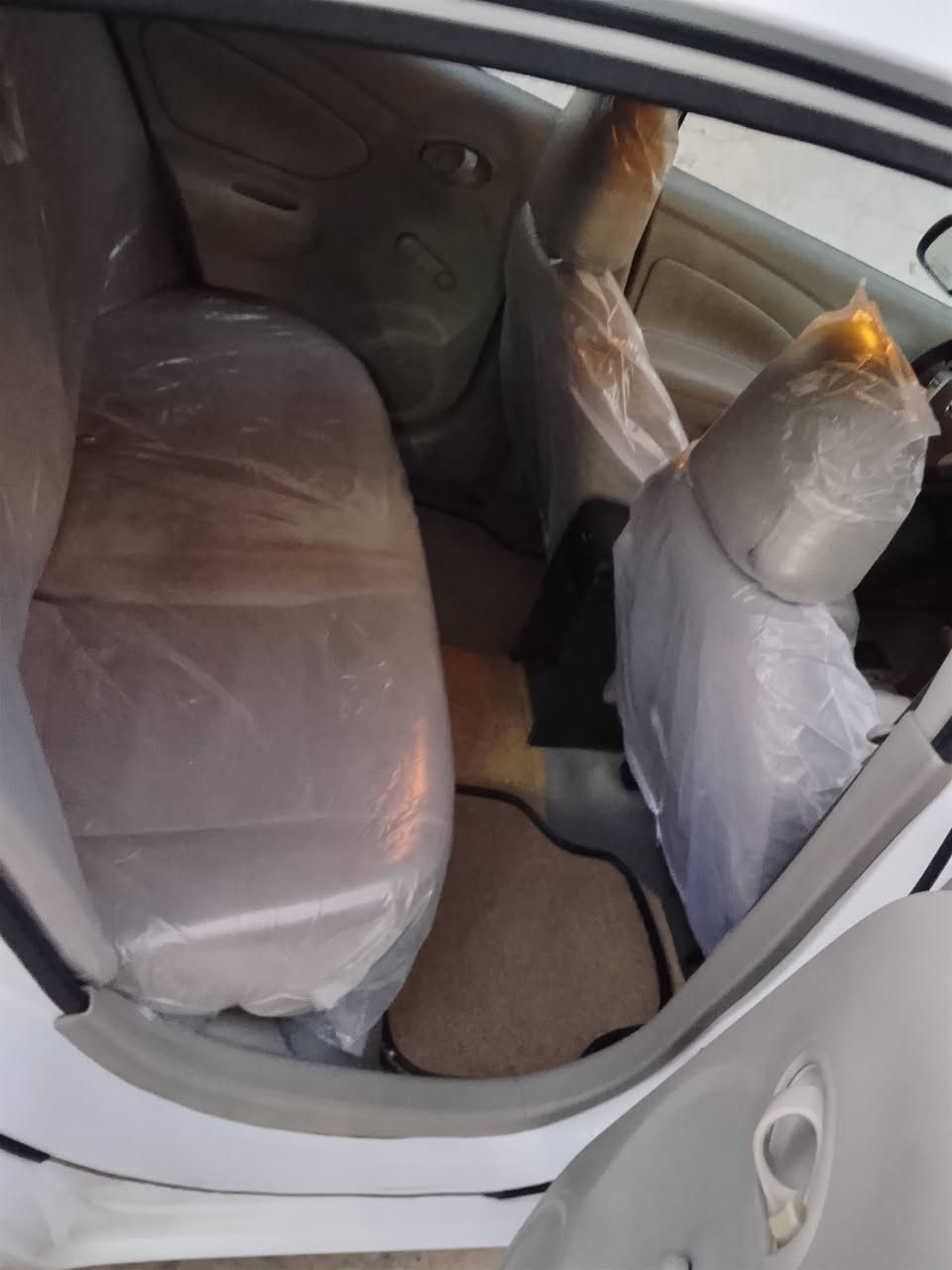 سلام عليكم نيسان صني موديل 2019رقم وهز وسنويه كله جديد حتى  كتلوكات مالته بي وسويجين شاش كير مكينه تبريد صور كفاله ماشي 100الف مبدل بس جاملغ اماي جه يمنه نفس لون بس مكان بغداد الحريه بستان سعر100 بيه مجال للطيبين ***********
