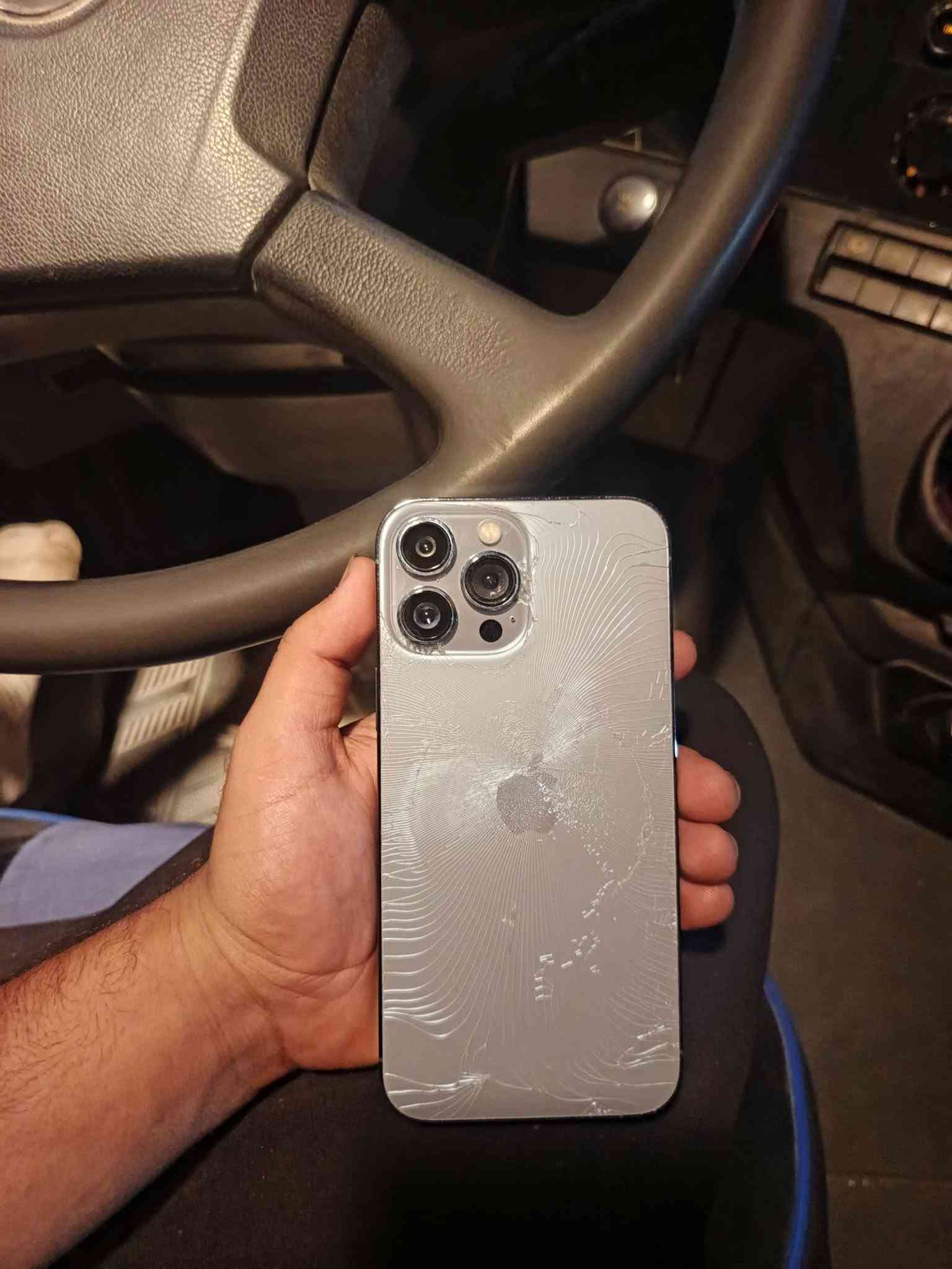 ايفون ١٣ برو ماكس • ٢٥٦ • ظهر مكسور