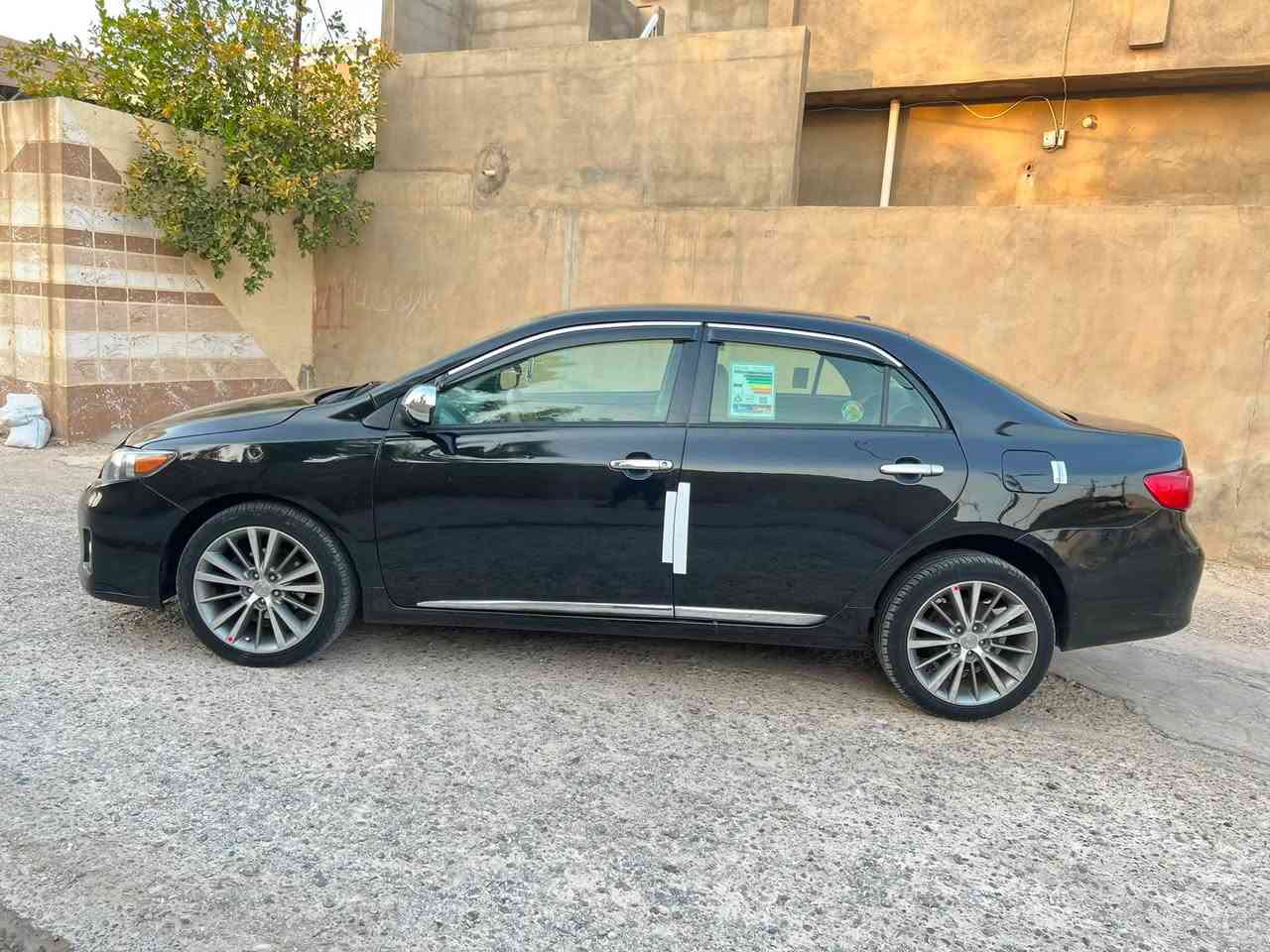 تويوتا كرولا موديل 2010گيراوتوماتيك گيرومحرك شرط مواصفات LE كهربائية عام شغل تبريد حارو بارد شغل تاخم تايرات و ويل كروم جديد تاخم صدر كول جديد سيارة 4قطع صبوخ بيه حيزام بدون ضراب ودواخل كبس سنوي جديد راقم جديد شرط تحويل وواكال سعر 87بيه مجال راقم صحب سيارة ***********عنوان سيارة كركوك
