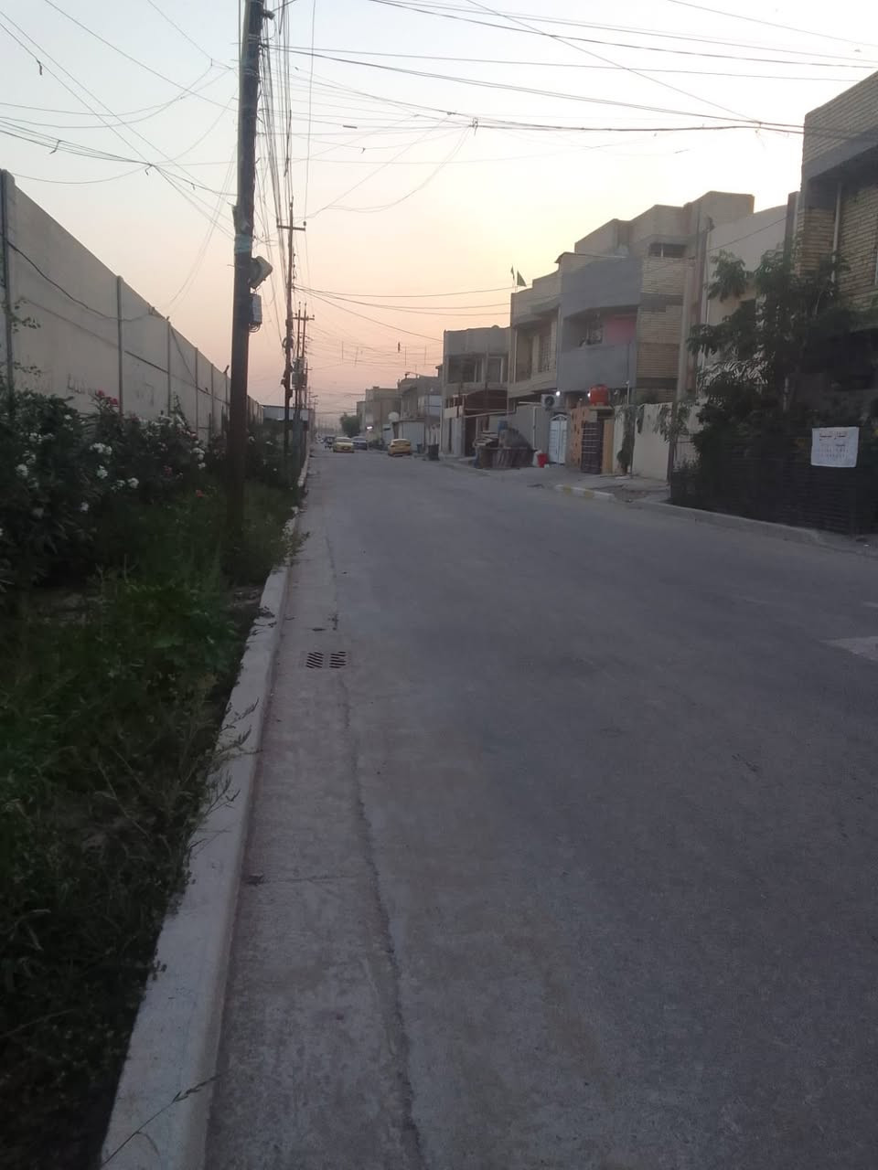 دار للبيع 100 متر مربع زراعي الاربع شوارع زعفرانيه ***********
