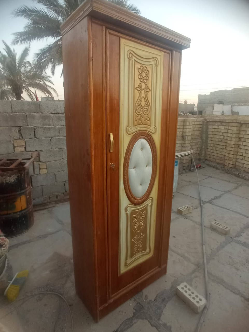 السلام عليكم زاويه غرفه جديده البيع السعر 30 الف 

***********
