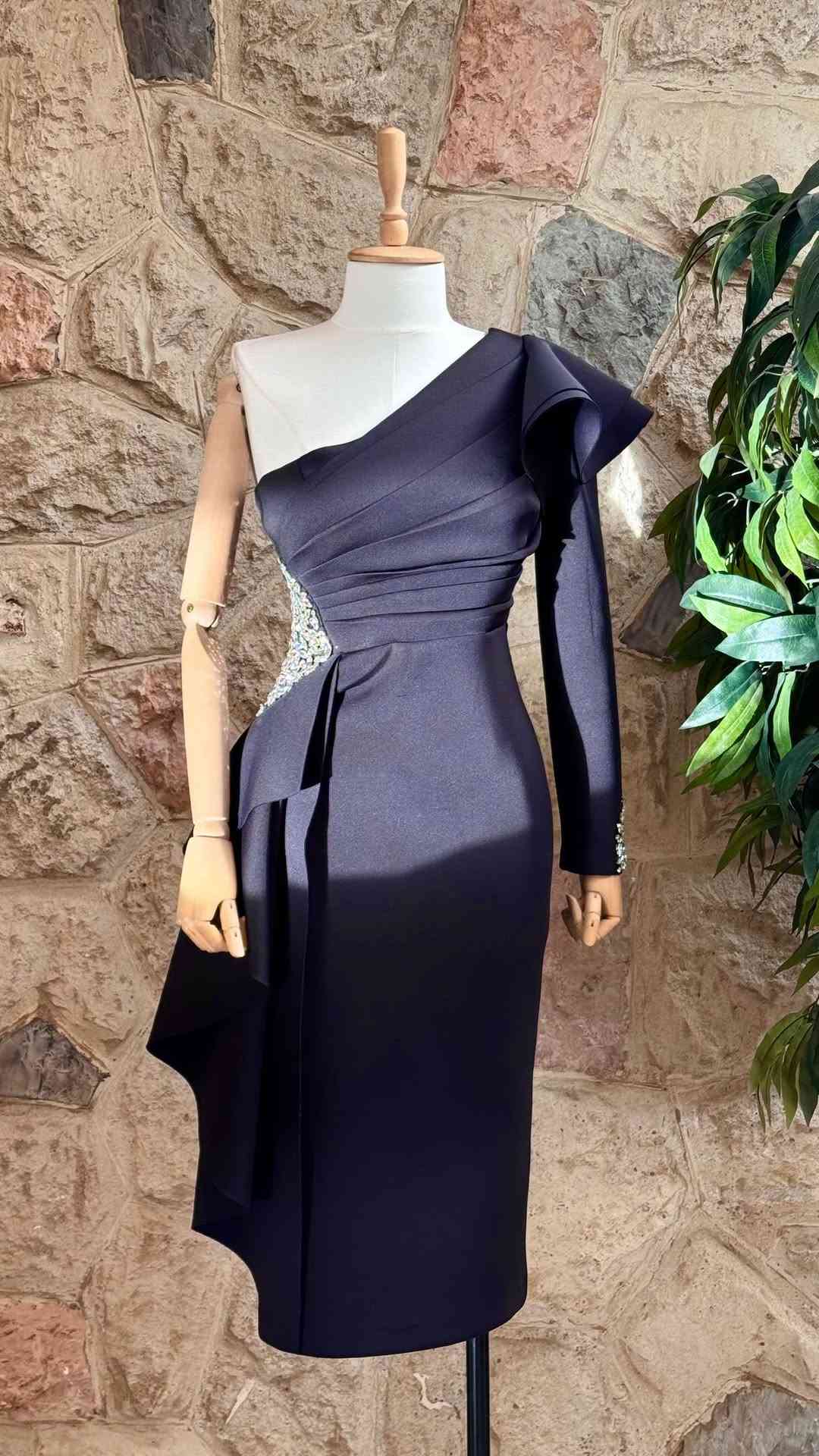 ⁨	إطلالة تخطف العين من أول نظرة 🤍✨
DIVA .. للاناقة عنوان✨
متوفر توصيل لجميع محافظات العراق ✔️
‎للحجز وتساب  : ***********
‎العنوان : موصل الزهور قرب مجسر حاملة الجرار مقابل مركز الساعات السويسرية⁩
