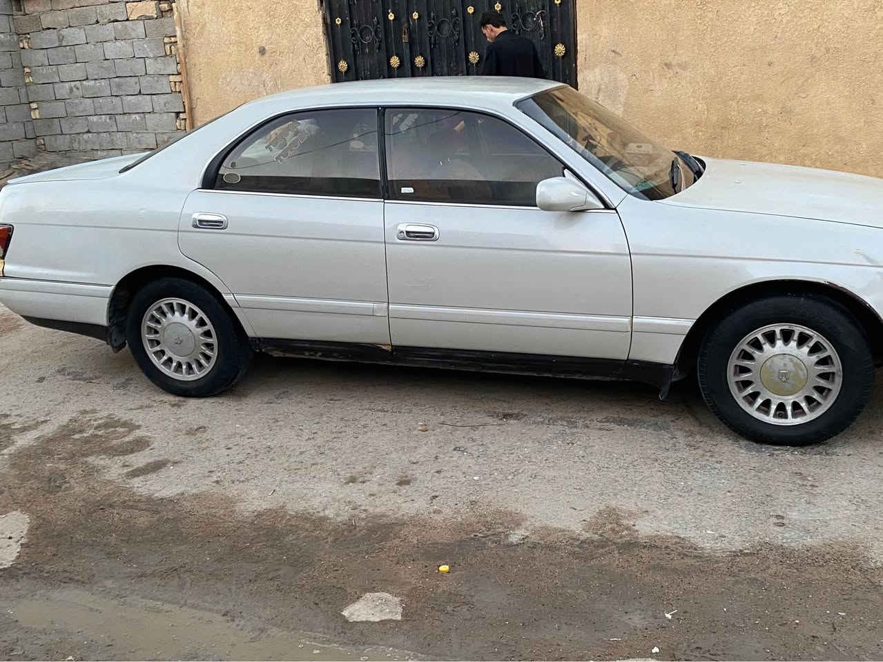 سلام وعليكم سياره بطه للبيع مديل 93 سياره بسمي مكفوله من كصه ونقل حداديه 80 كهربائي كلهة شغاله كير ومكينه خير من الله تبريد بس نقص غاز سعر 46 وبيهة مجال العنون بصره رقم الهاتف 
*********** Singapore
