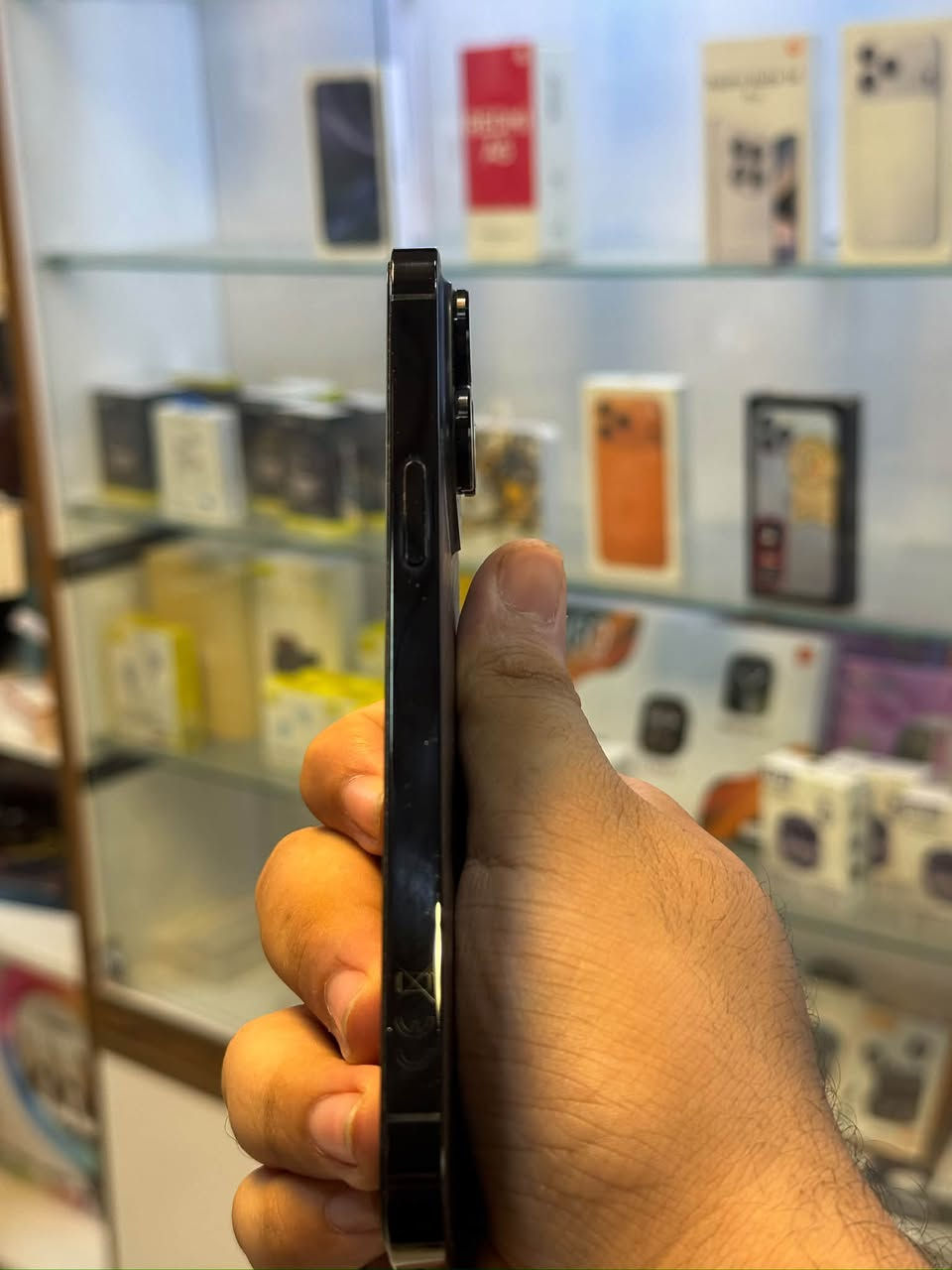 ايفون 14pro max
بالذاكرة 256 
باللون الاسود الجهاز عربي شرق اوسط A/AA
بطارية الجهاز 97% الجهاز مكفول من الفتح وتر الجهاز 
سعر الجهاز:885,000IQD
للاستفسار:*********** 
⚠️ضمان الجهاز شهر كامل + سنة سوفت وير

