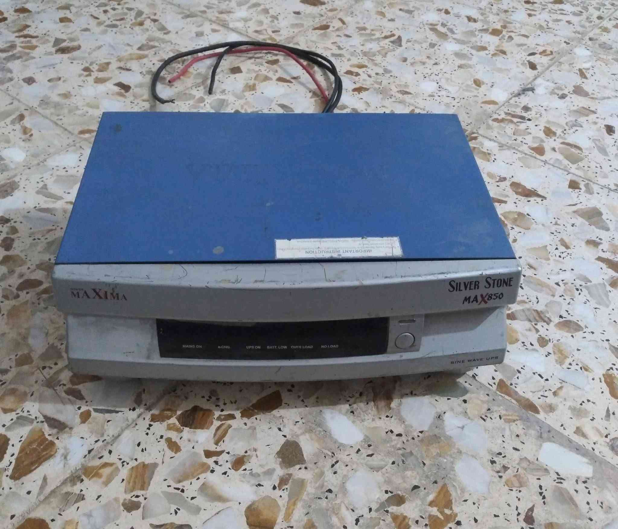 السلام عليكم عاكسه للبيع 12 فولت اشغل بيت كامل علئ باتري 12 فولت السعر بلخاص
