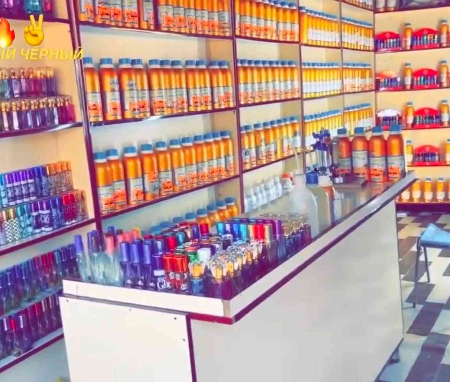 السلام عليكم 
رفوف MDF عدد 8 
طول مترين ونص 
عرض متر 
عمق ٣٠ 
ميز رسبشن كاشير متر و٨٠ كلش نضيف
رفوف جدد لاكن بسبب الشد والفتح شوي تعبن 
ب٤٥٠ وبيهن مجال 
مكانهن بغداد الشعب حي اور 
(بيع سريع لان ماعندي مكان )
 *********** موجود وتساب ماسنجر اتصال
