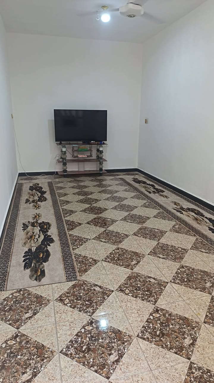 الكوت / حي الحكيم /نزلت أفران الهادي
دار للبيع مساحة( ٢٥٠ م) + محل
تفاصيل الدار
*استقبال
*مطبخ
*صالتين داخلية + خارجيه
*غرفتين نوم
*صحيات
*بناء بلوك
مرقم من قبل البلدية
للاستفسار الاتصال على
***********
***********
