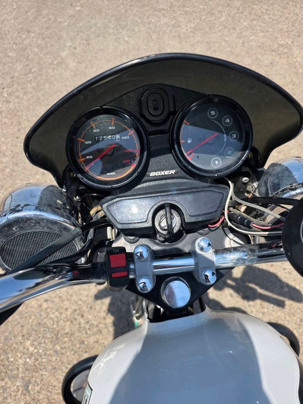 بوكسر 2023 🏍
دراجه مكفوله كفاله عامه 
دراجه بعدها جديده ماشيه 12 الف حقيقي 
ارقام انكلزي وتحويل ثاني يوم 
مكان / بعقوبه 
سعر / 2400 بيها مجال 
رقم + وتساب / ***********