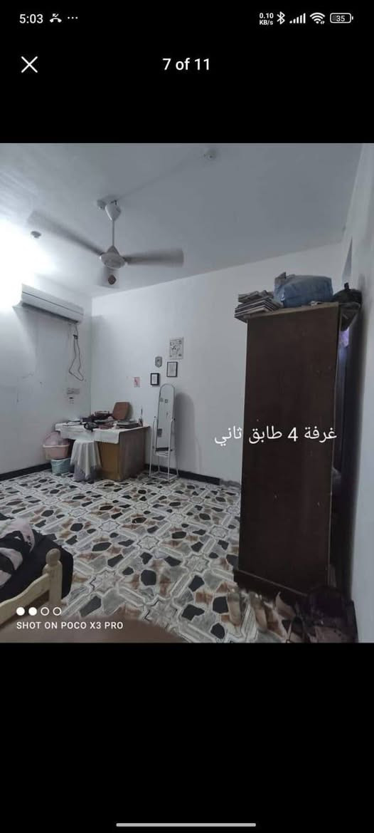 السلام عليكم بيت طابقين قرب الجسر السريع قرب باب شتريلي 
 طابو اسهم المساحه 200متر 
يحتوي الطابق الارضي على استقبال وصاله ومطبخ ومناور عدد 2وغرف نوم عدد 3وصحيات داخليه وخارجيه 
الطابق الثاني يحتوي على 3غرف وصاله وصحيات وسطح ناصي 4*4 السعر 150 وبي مجال ***********
