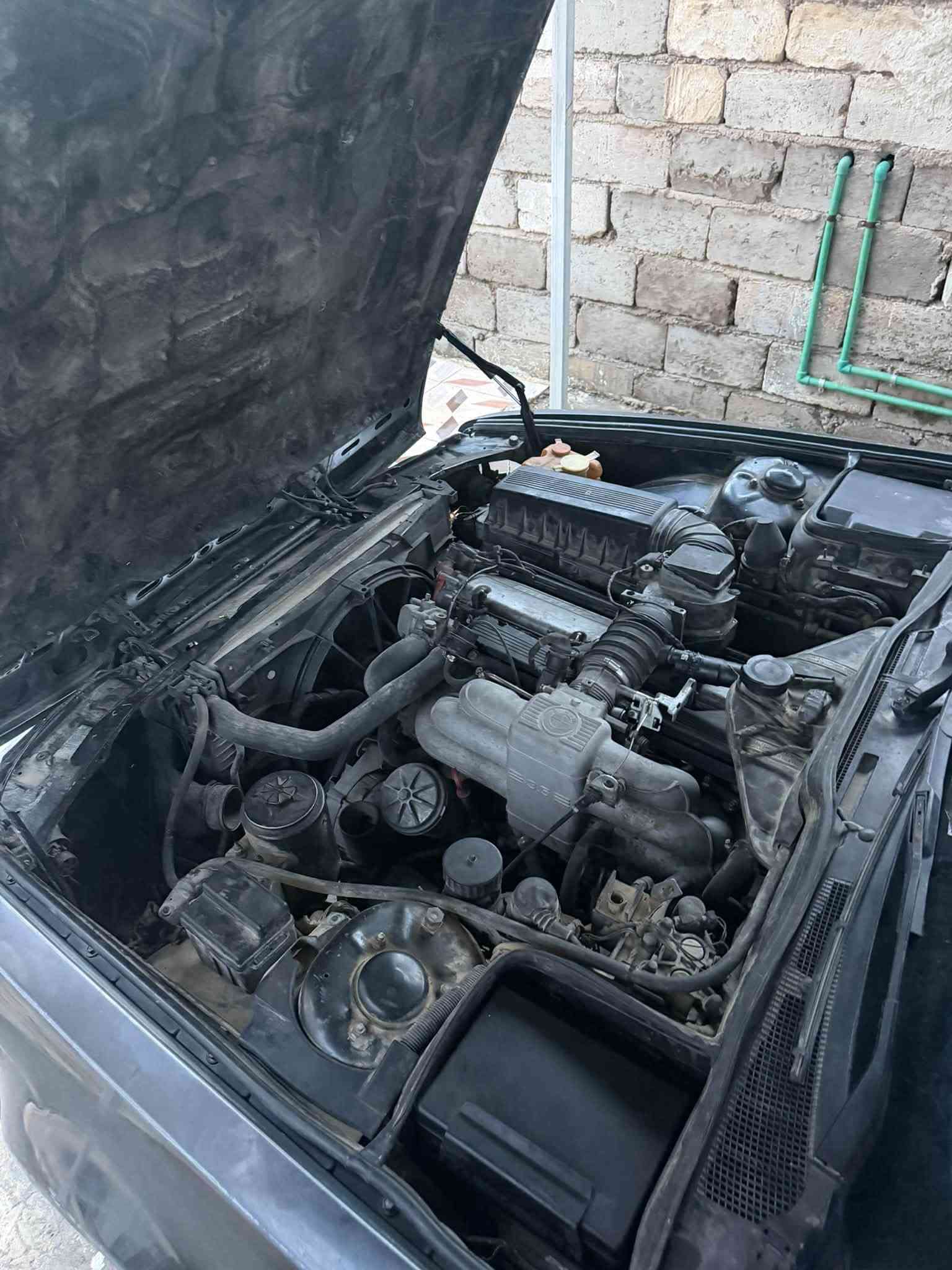 السلام عليكم
BWM 1992

735i 

رقم بغداد الجديد ب اسمي تحويل ثاني يوم

كير محرك بحاله جيده جداا 

السياره بدون صبغ بيها شويه جراد في الجزء العلوي 

تخم تاير جديد 

صدر جديد 

غرفه جديد 

شاشه لمس 

فتحه سقف شغاله

السياره على ايدي كامله مكمله تشغل وتطلع 
العنوان بغداد اليوسفيه
للاستفسار الاتصال على الرقم ***********
