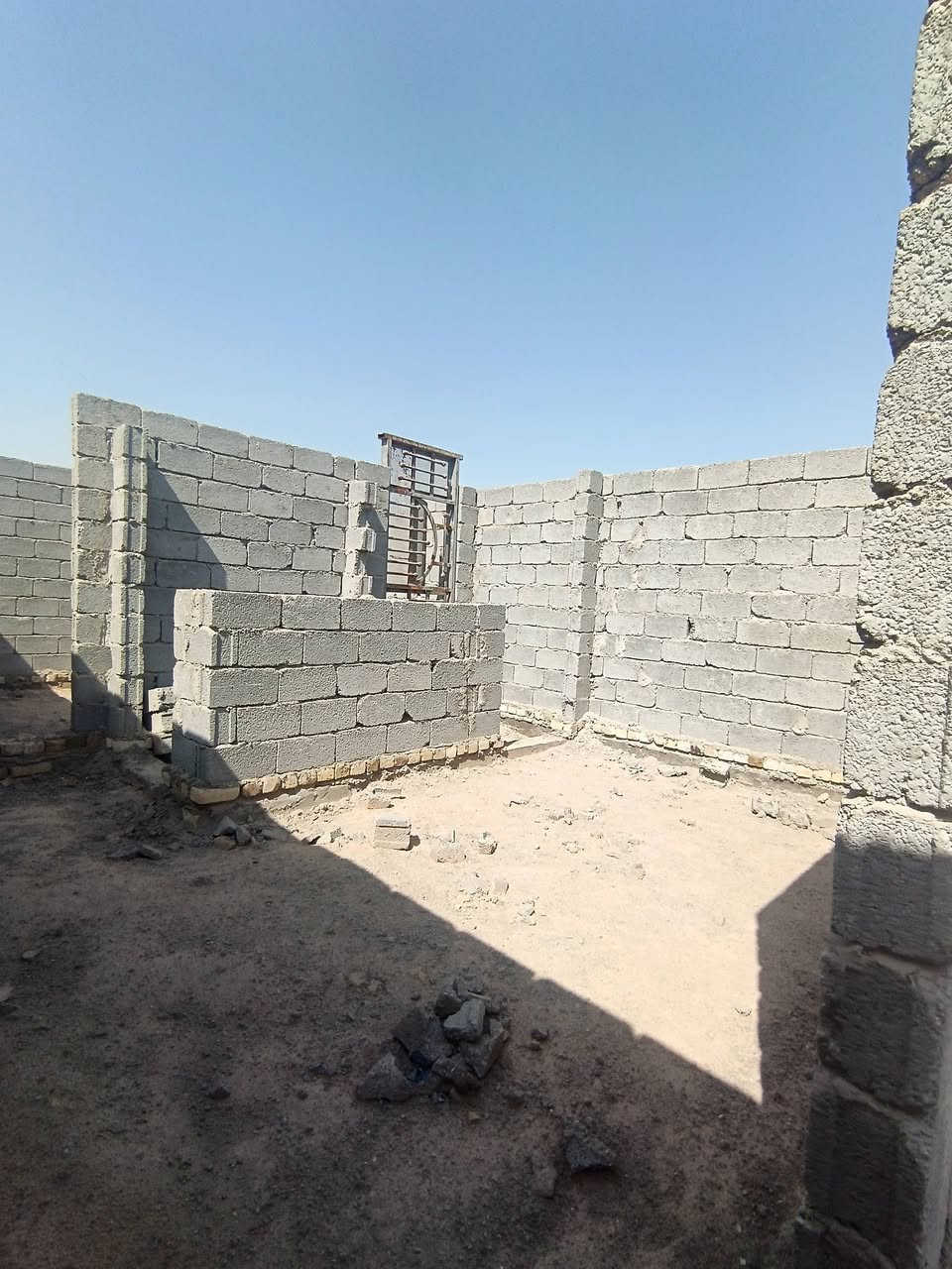 هيكل للبيع كربلاء سيد اسماعين 
سند خمسه وعشرين
بيت هيكل بيبان وشبابيج تفصال 
السعر تواصل عليه خاص***********  /***********
النسال 20العرض، 5 ونص
