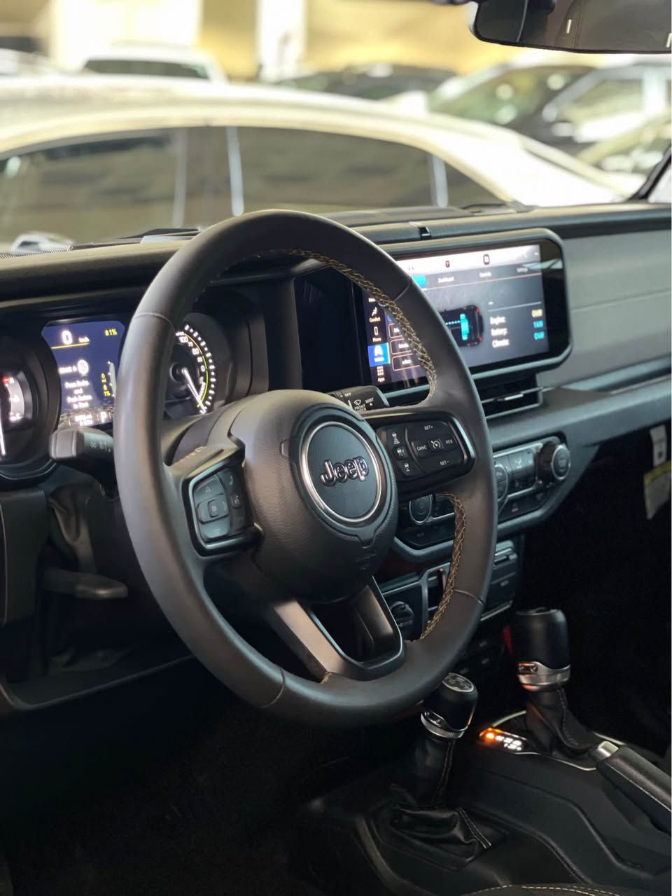 Jeep Wrangler 2024 lVlLLYS

جيب رانكلر 2024 

4 سلندر تيربو  - هايبرد - شحن plug in

فول فول مواصفات

شاشة 

قطعتين تبريد

هيتر بالمري

كار بلي + اندرويد اوتو

تحكمات ستيرن

ماشيه 26 الف ميل 

بدون صبغ بدون تعديل

عنوان دهوك 

معرض ريان

سعر 325 $ بها مجال

*********** دهوك, العراق
