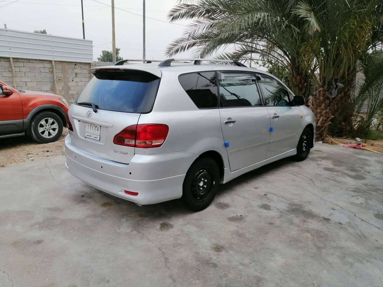 سياره ابصم موديل 2001 رقم نكليزي كامل موصفات تويل عادي مو كرستال السعر 113 وبيها مجال (العنوان سوق الشيوخ كرمه بني سعيد ***********
