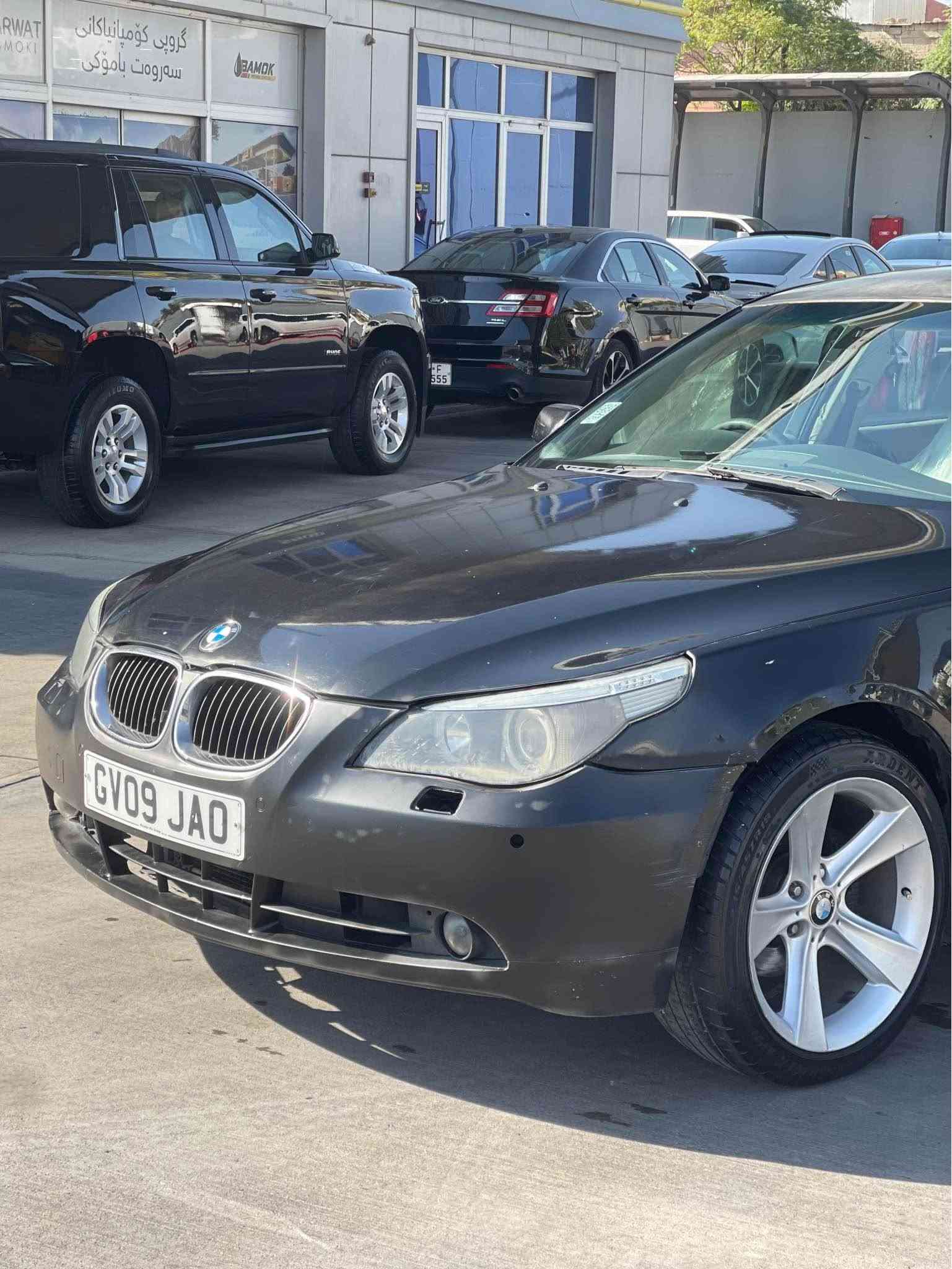 چاو برۆ
مەکینە 530i
7 گێر گێر عادی
ویلی هامانی ١٨ لە ژێرە
تەبرید بەشەرت لەسەر سویچ
هەموو گیانی ئیشە
تابڵی بەقوەتە
حاسەیە 
کۆد بار کۆد بەناوی خۆمۆیە
ساخە
٣٥ مەعمەلە گۆرینۆش ئەکەم 
سلێمانی 
*********** السليمانية, العراق
