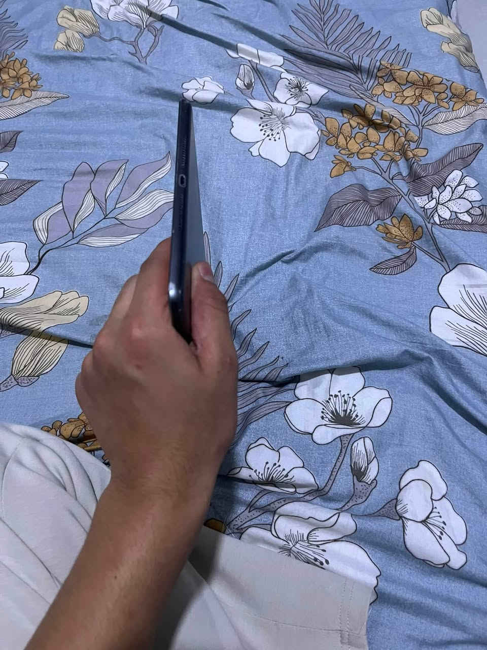 سلام عليكم ايباد سفن الايباد جديد ما مستعمل هواي ذاكرته 32 بي مشكله بس بل بصمه ماتشتغل ب 10 يسوه بل سوك سعره 175 وبيه مجال للشراي الاستفسار الاتصال عله رقم ***********
