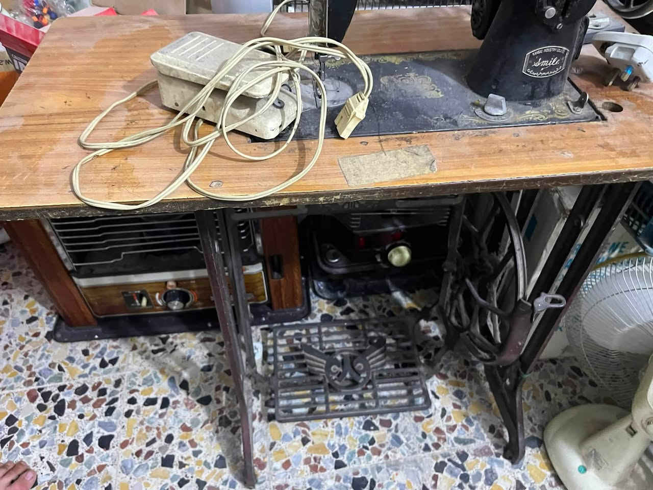 السلام عليكم مكينة مع ميز وماطور قدم للبيع شرط على الفحص السعر 80 وبيها مجال المكان بغداد الكمالية ***********
