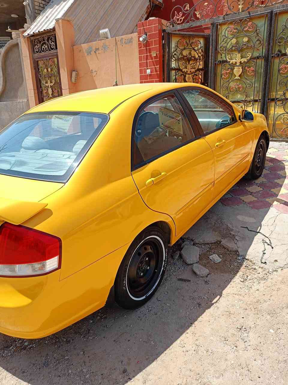 السلام عليكم كيا سبكترا مديل 2007 رقم نكليزي سياره ستوني داورته بسمي مصفره من كلشي السياره مكفوله من الضربه القويه ومكفوله من تبديل قطع وشواصي سليمات تبريد ثلج  السياره جاهزه  وحلوه وشوفت عينك سعره 65 وبيه مجال للشراي  رقم التليفون *********** للستفسار
