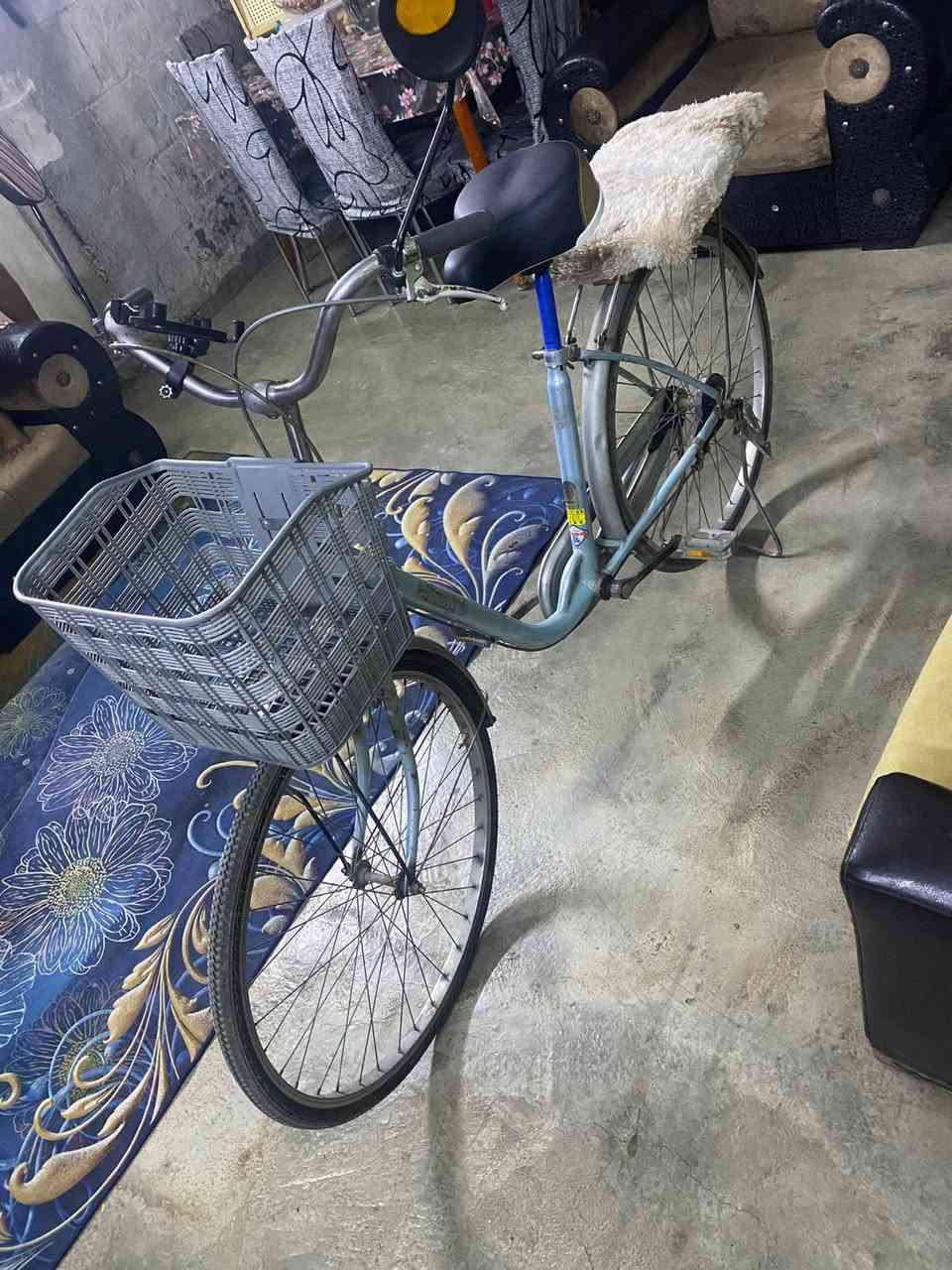 بايسكل باله ياباني بريكات ورة وكدام تايرات لوك جديده كشن طبي دبل  سعره 60الف بدون معامله قفل شراي اتصل وشايف خيره***********
