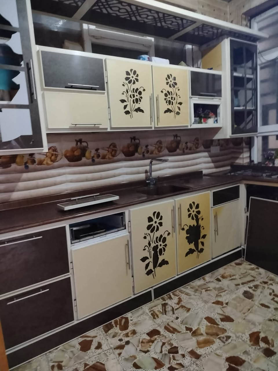 سلام عليكم 
كاونتر للبيع 
كربلاء 
***********
