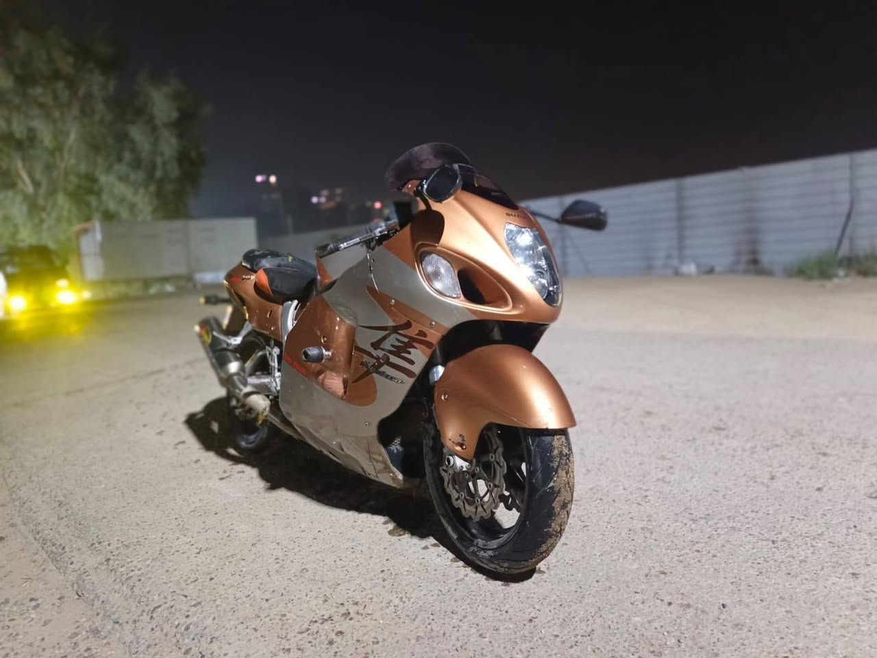 هايبوزا 2003 جيل اول مكينه 1300cc مكينتها هاون مكفوله مال ونسه لونها كلش حلو  من اگلك دراجه بمعنى الكلمة الجنايه تعرف شنو هاي القطعه گزوز ماركه معروفه زائد تحوريه فيت بم داخلي محورها ب400الف الدراجه معروضه يمي سعرها 28 ورقه وبيها مجال واتساب واتصال ع الرقم ***********
