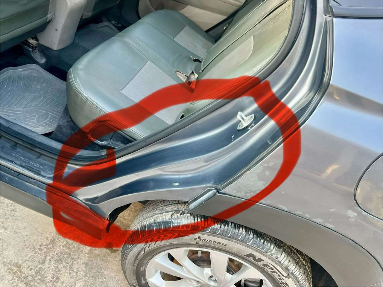 توسان ٢٠١٩ وارد امريكي ضربته قبق بانزين وتصليح بارد بيه صبغ قطه واحدة كما مبينه بالصور وطخة بسيطه بالدعامية الاماميه بالعراق بصمه تخم تاير جديد حدادية مواصفات ٢٠٢٠ بدون فتحة كشنات كهربائية تبريد خير من الله السعر  ١٧٠ وبية مجال الاستفسار *********** العنوان بغداد جسر ديالى الجديد الكرغولية
