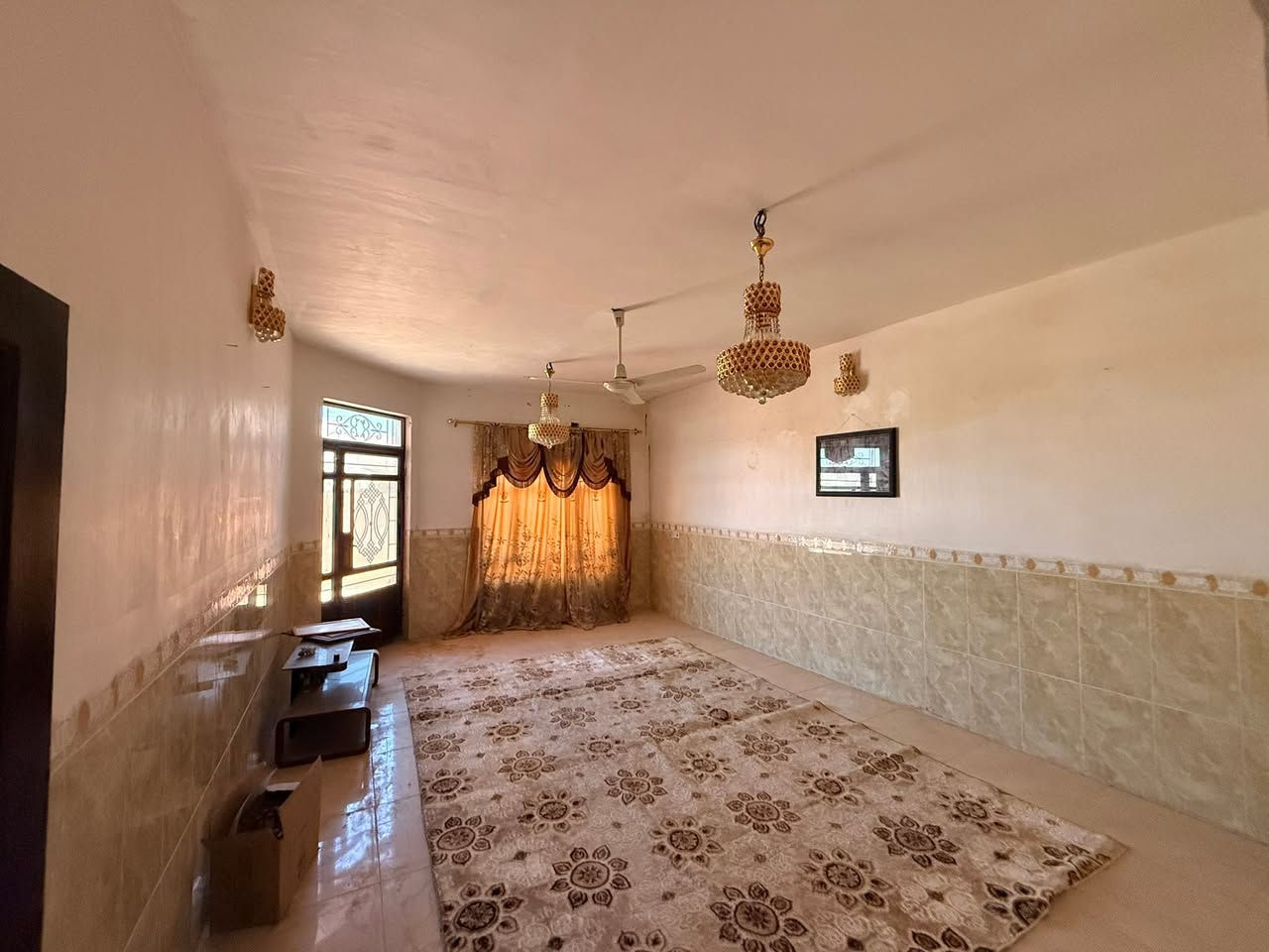 📍العنوان ملك شاه {قريب على اللق)

🏠بيت لببيع 200 متر طابو صرف 

🔴محتويات البيت {صالة و مطبخ و غرفتين نوم و غرفة الضيوف و صحيات و منورين و تواليت خارجي ايضاً}

💸 السعر 50 و بيها مجال
📞***********

