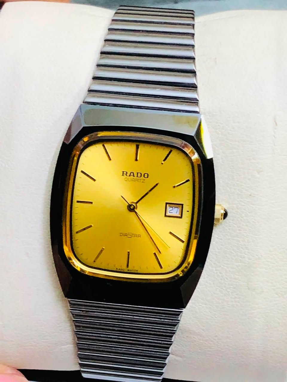 ساعة رادو  ( RADO) ديستار       
سويسري اصلي  انتاج الثمانيات    
ديستار بلاك -كاربون  - كلاسك        
لوك غير مستعملة 
مع العلبة الأصلية  
للاتصال ***********
