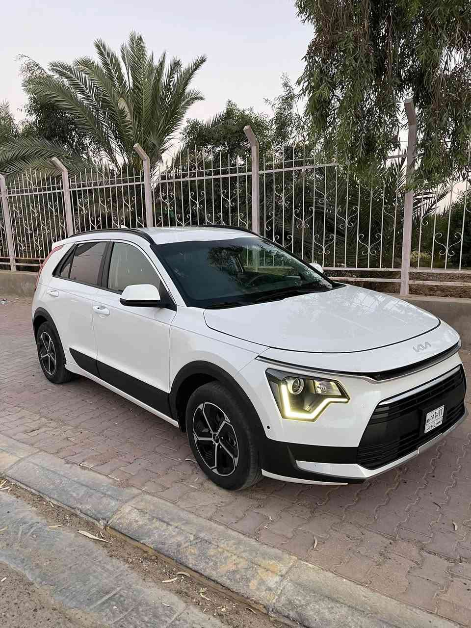 للبيع كيا نيرو موديل 2024 وارد امريكي
حجم المكينه : 1600 هايبرد
 لون ابيض صدفي حادثهة بنيد مبدل نفس اللون ودعاميه  مواصفات نص فول EX 
السياره حره تترقم اي محافظة 
للاستفسار الاتصال على الرقم ***********
