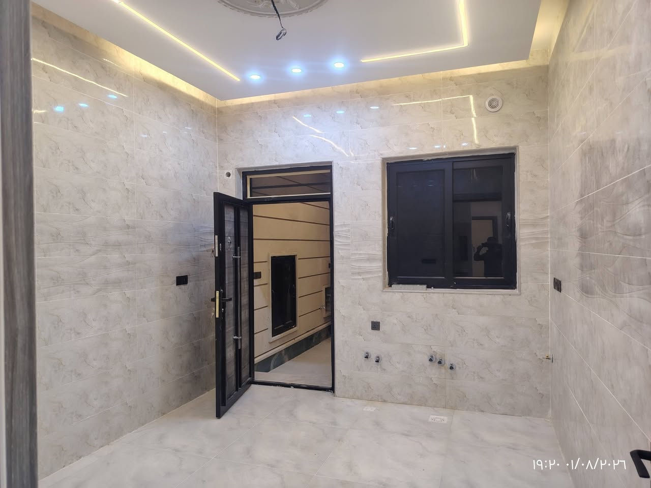 السلام عليكم
وفرتلكم دور سكنيه 2
تكريت الديوم 🏠 
التصنيع  
مساحه كل دار  
150متر🏠 
7ونص نزال 20
يتكون كل دار 🏠 
من استقبال 🏠 
مطبخ 🏠
 مجاميع صحية 🏠 
مناور 🏠 
صاله وصطيه 🏠 
غرف نوم 4🏠 
سطح شتايكر 
الواجهة #حجر حلان 
سحب مغربي 
للاستفسار الاتصال على الارقام 
***********
او مراسلة الصفحة

