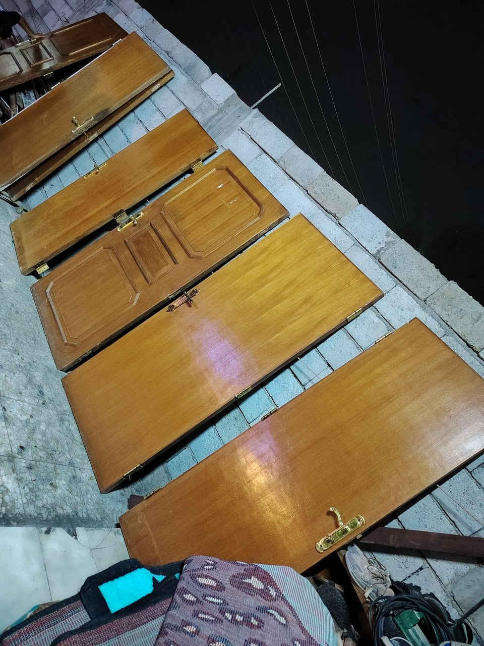 بيبان مستخدمه تكمه من التفصال الزين للبيع قياسات متعدده 8 بيبان عندي *********** بغداد, العراق
