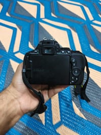 نيكون 5500D • شاشة قلاب ولمس • عدسة 18-55