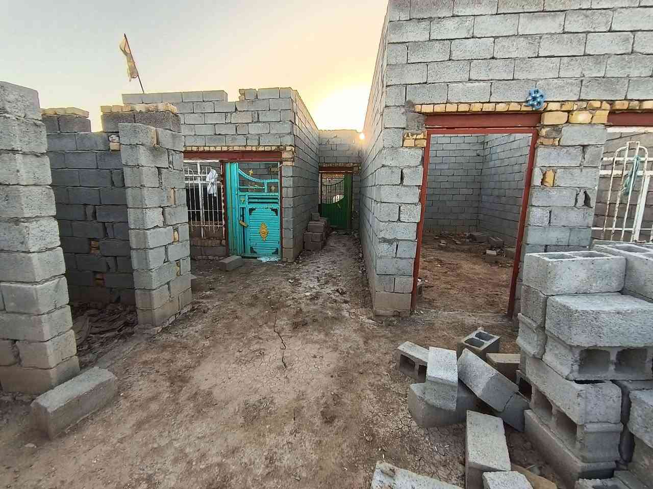 سلام عليكم بيت البيع هيكل المساحه 200مترر هاذا رقم التصال ***********
