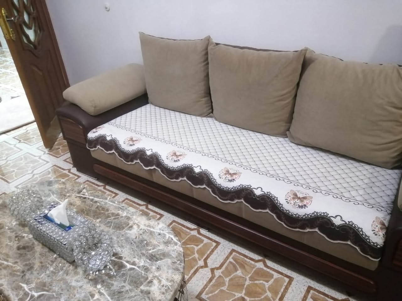تخم قنفات كلش نضيف ١٠ مقاعد الصنع تركي ونظيف مابي اي عيب وسعره  ٣٧٥ اتصلو ع رقم ***********
