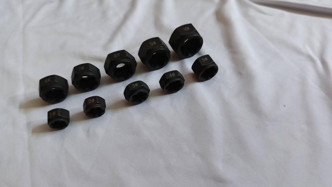 اي قطعه تردون سكرين وعله الواتساب او عله الخاص ٠***********

نص مكتوب في الصور:
- 2.8" (7.2cm) 3.7" (9.5cm) 10.6" (27cm)