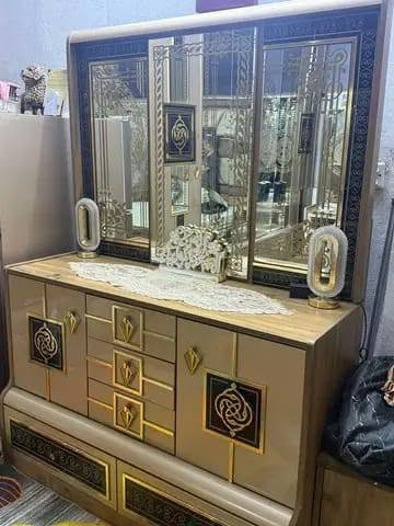 غرفه تركيه 11قطعه بيه ملاحظات بصيطه 
***********سعره 850 لاستفسار ***********
