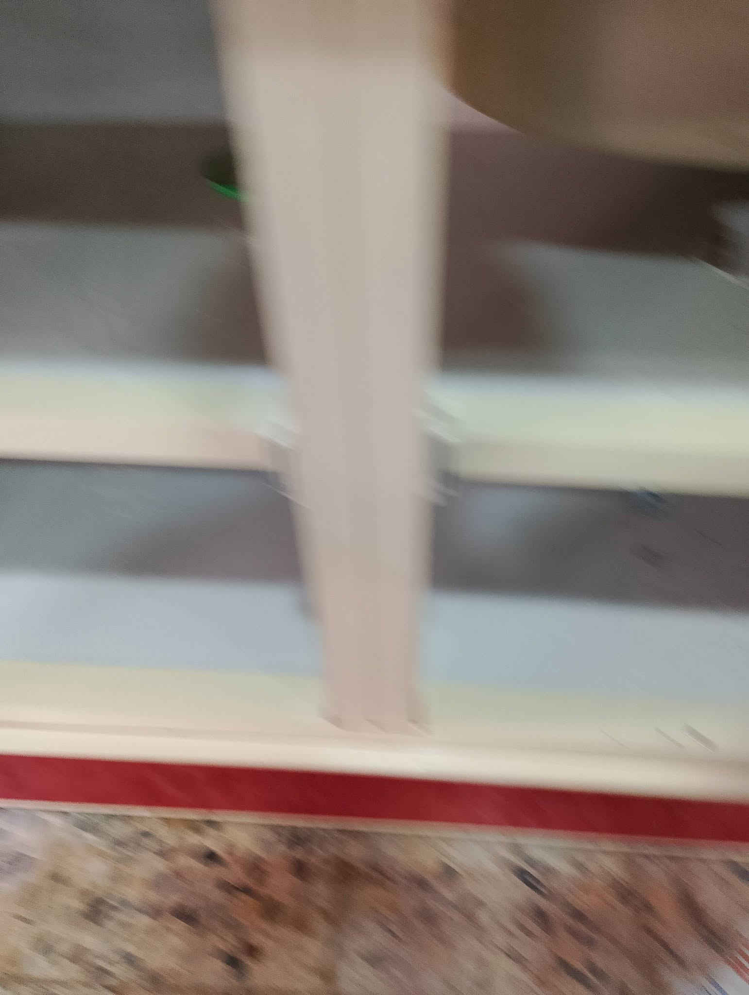سلام عليكم كاونتر 3متر في 2 مرمر مستعمل 4 أشهر نضيف جداً السعر 650 تصل *********** أو *********** حي العسكري العابد مقابل مستوصف
