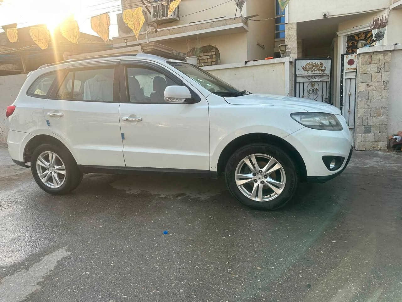 السلام عليكم 
سنتافيا موديل ٢٠١٢  رقم بغداد انكليزي محرك 4سلندر 2400 عدد الركاب 7  فتحة سقف بيها صبغ تقريباً عاام  السياره متوسطة النظافه جاهزه سعرها٨٧ ورقه وبيها مجال عنواني بغداد الكاظميه ***********

