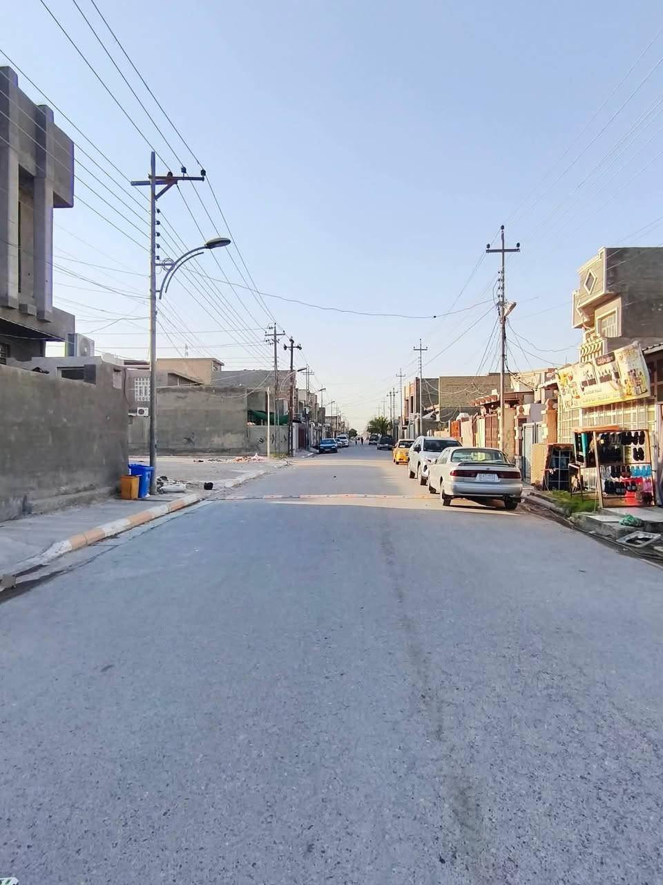 [[بسم الله الرحمن الرحيم]]
    🏡     🏘      🏚 

#يوجد_مشتمل_طابق_ونص_للبيع 

#العنوان  الفلوجة 
#منطقة حي الشهداء مقاطعة لـ 7 الاف قرب جامع المرسلين

✅ المساحة :  125م  
🏞️ الوجة : 6م وربع 
✅ نزال : 20م

غرف2
استقبال 
صالة 
مناور 
مطبخ
صحيات 
الارضية كاشي + صب
  
                       #بناء 🧱 : طابوك
      
          #شارع 🏞️⬆️⬆️ : 12م  كامل الخدمات  

  #السعر_محدد_من_قبل_البائع 
           
        ⚖️⚖️   نوع الملك : طابو صرف تحويل مباشر  🏙 
        
            #سعر💸 : 65 مليون وبي مجال قليل
__________________________________

للأستفسار⛔🖲️ : مراجعة 
🥇#مكتب_الدوحه_للعقار 🥇
العنوان شارع المنجزات قرب مجمع أحمد عريبي حي نزال 🚗🚖
__________________________________

#ملاحظة//📋📑 اذا لديك عقار تريد تعرضة للبيع او تريد تشتري عقار قم بمراسلة الصفحة او اتصال على لارقام الموجودة+ واتساب
            
         #للأتصال_او_واتساب 📞  ***********
        #للأتصال_كورك.          📞  ***********

#بيع_وشراء_الدور_السكنية_والزراعية_العقارات_في_مدينة_الفلوجة #مكتب_الدوحه_للعقار_بيع_وشراء_العقارات_بسعر_مناسب
#عقارات_الانبار_الفلوجة
