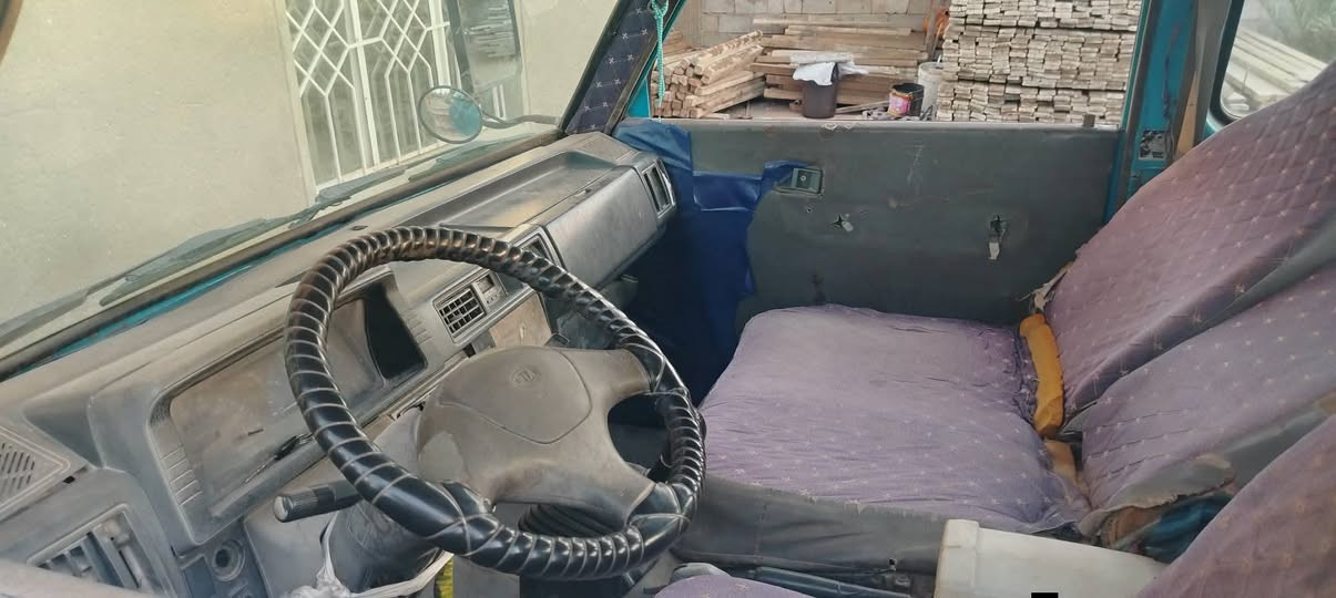 كيا حمل موديل ٩٥ رقم بابل بسمي انكليزي سنوية لنهاية ٢٩ شرط مداور عقد مروري بنفس اليوم. محرك ٢٧٠٠. كير و اكسل وشاصي و رقم شاصي مكفول سيارة تخم تايرات كامل جديد و باتري وسلف جديد و حدادية جديدة. نقص فقط باور ستيرن و كهرباء السكنات الخلفي.
للعلم سيارة استخدام قليل و بيع مستعجل بسبب العازة
جاهزة مال شغل والحمد لله
مكاني السماوة ٤٧ وبيه مجال قليل للشراي
*********** اتصال
*********** واتساب
