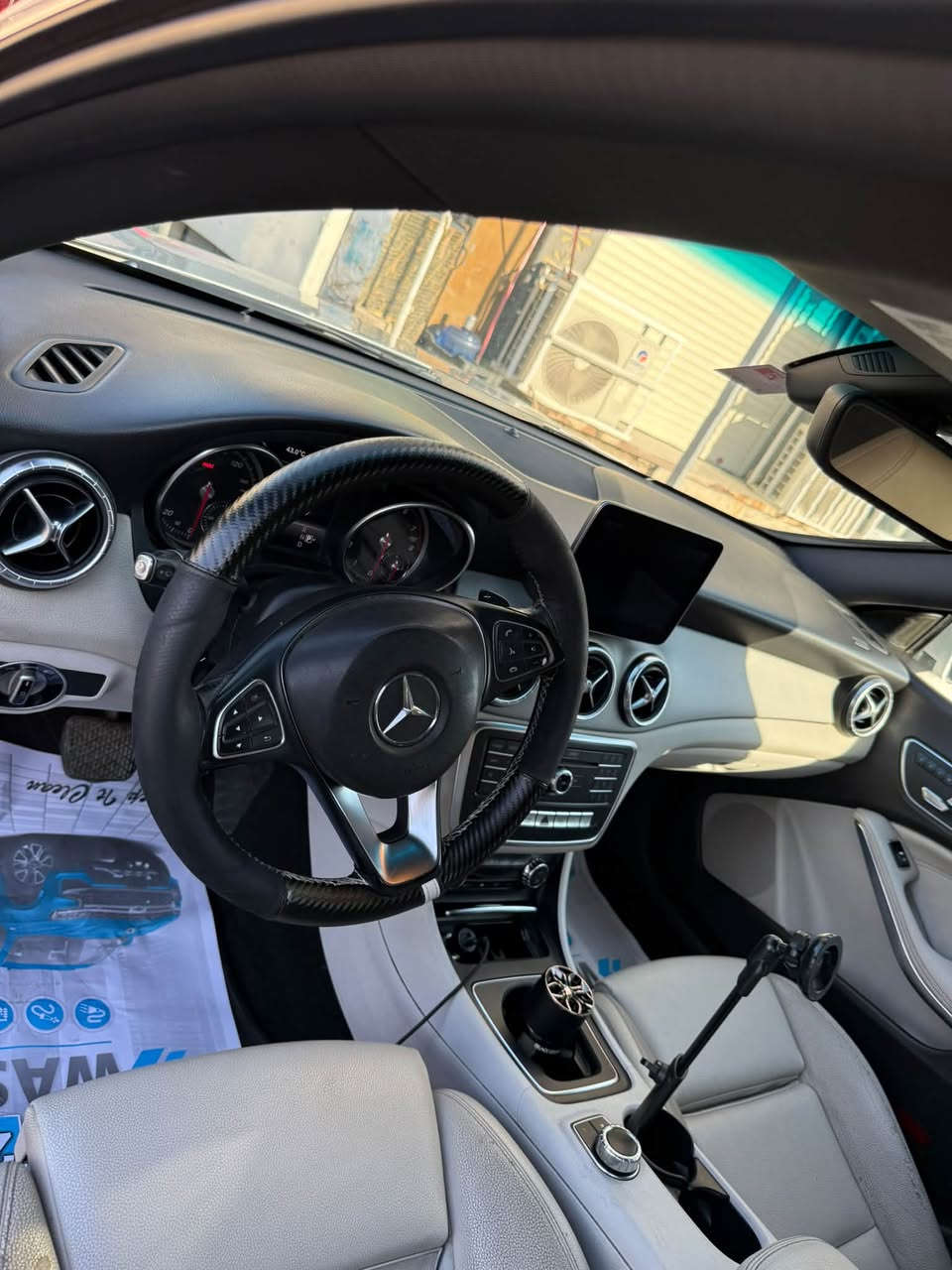 السلام عليكم
مرسيدس cla 250 
موديل 2018 
فول مواصفات للاخير 
كير ومكينه وكلشي جديد بالسياره 
ماشية 77 الف كيلو متر
حادثها جاملغ يمنى وبنيد
رقمها اربيل بسمي تحويل او وكالة 
مكان السياره بغداد الغزالية
بيع او مراوس بسيارة عالية
***********

