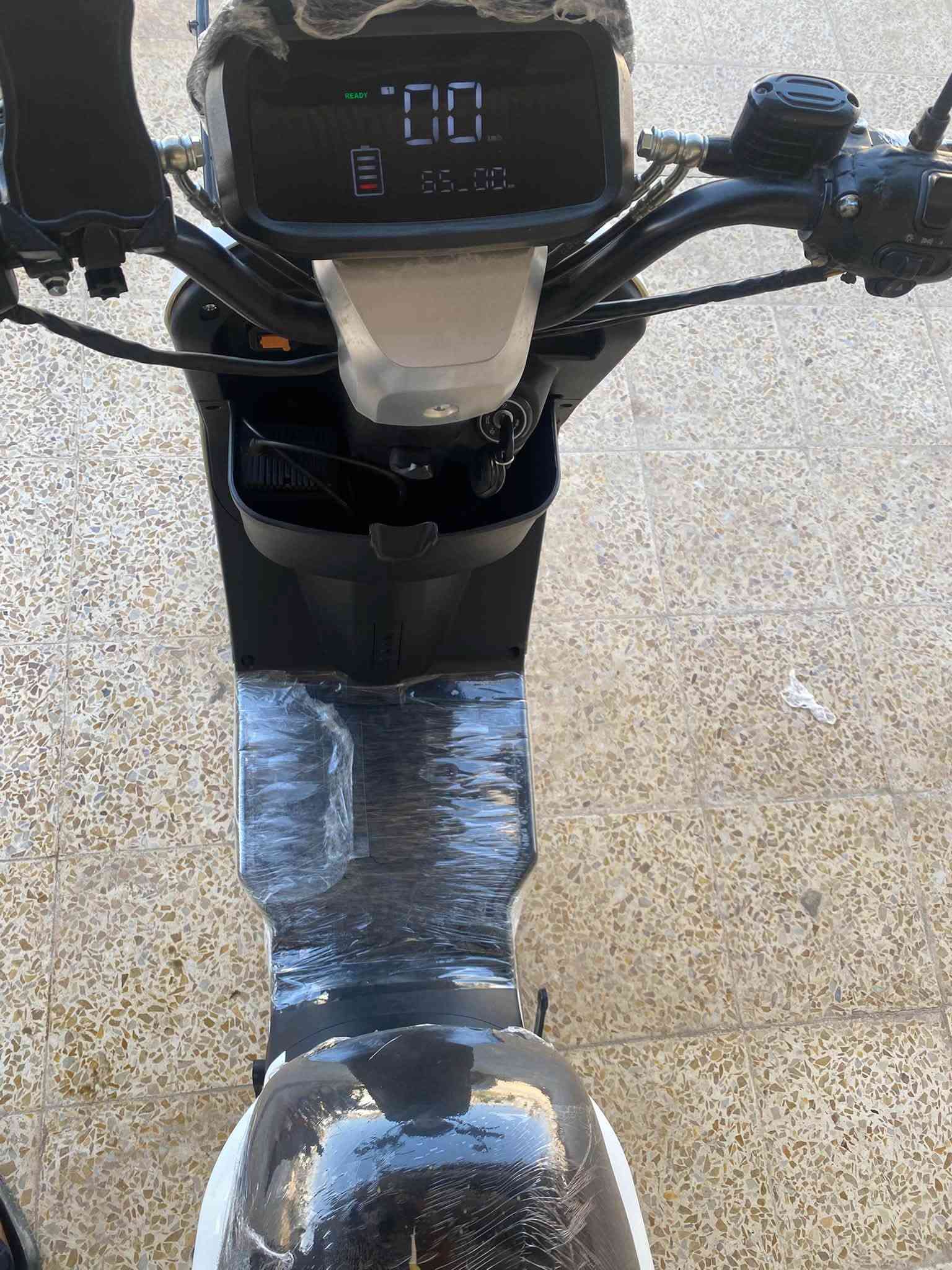 ماطور لزرك  R9 2026
 مستخدم شهر واحد مخذو ب 650
كلو شغال اشاير خلاط لايت عالي ناصي 
نيضام بك R 
تايات جدد 
بطريات ولي اصلي 
ماطور فول نضافه ربع ما تصرف علي 
السعر 550
شراي تعال خاص وبي مجال
____________________________________________ 

ماطور لبيض R900
ماطور نضيف كدام العين 
بريكات بمكانم دسكات جدد 
ايشاير كلو شغال لايت عالي ناصي
3 نمر 
السعر 450 
جوه 400 ما بيع 
موقعي اليسر حي الشيماء
***********
