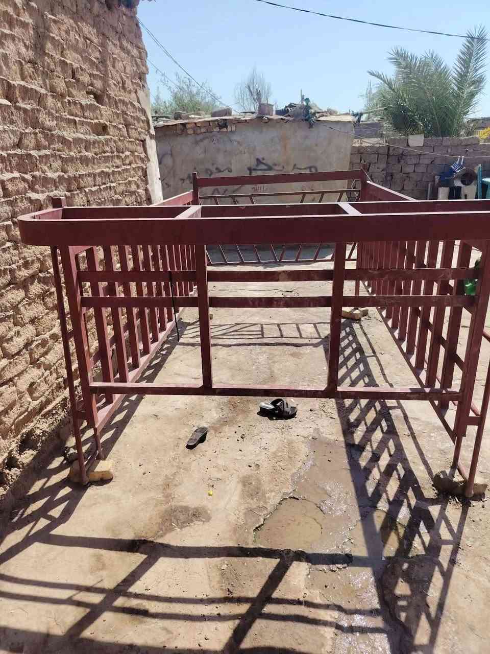 محجر تفصال للبيع السعر 500 وبيه مجال قليل، التصال على الرقم ***********
+قمريه للبيع  مال مخضر سعر 100 وبيها مجال قليل
