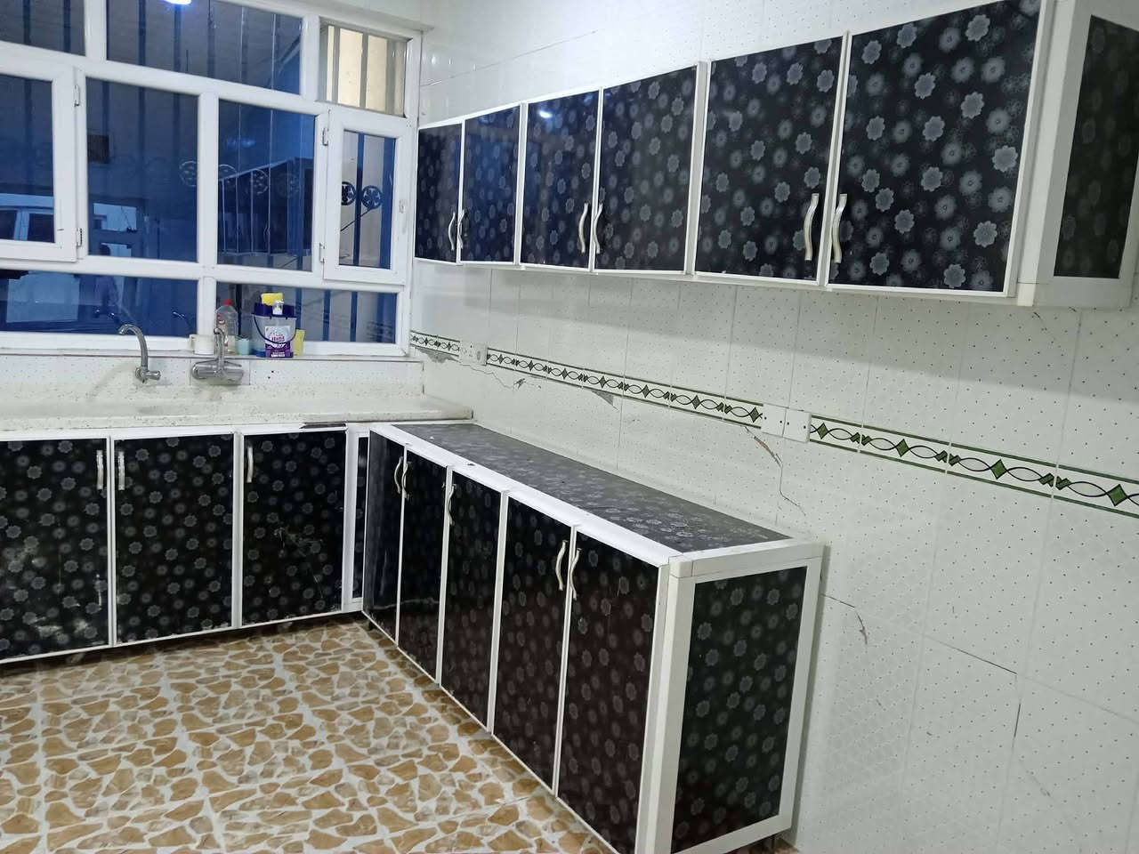 للبيع كونتر مطبخ كامل 
للسعر الاتصال ب الرقم👇👇👇👇

***********
