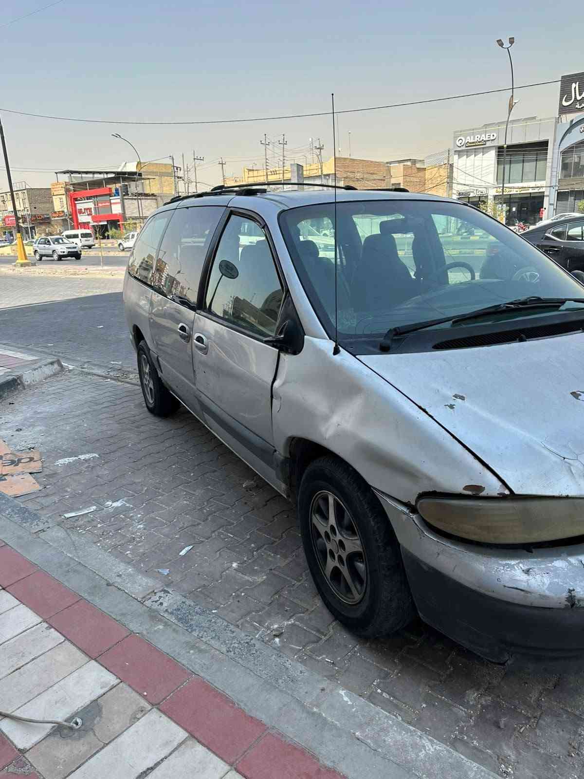 كرايسلر ٧ راكب • ٢٠٠٠ • رقم نجف