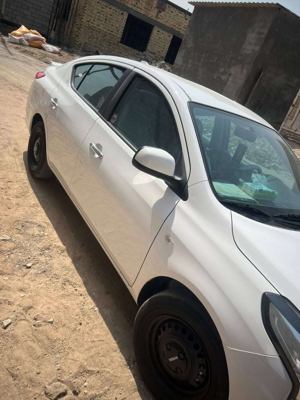 نيسان هندي مديال 25 مكفواله كفاله عامه  
 السعر 129وبيه مجال بسيط ***********
ماشيه 14الف عنوان بصخير
