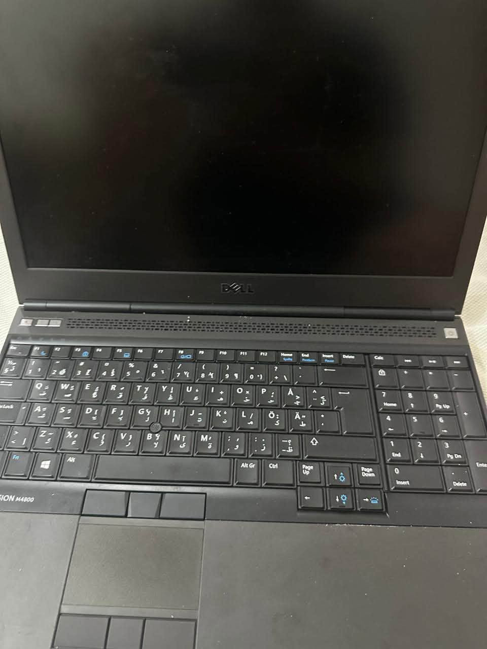 Dell M4800 • i7 الجيل السابع • SSD ٢٥٦