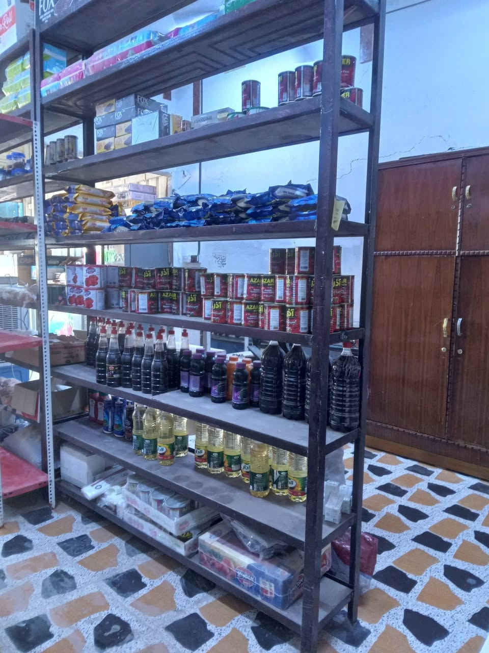 رفوف حديد اصلي الارتفاع مترين ونص والعرض متر و ٧٥ سم
رف حديد ملون بليت 
الارتفاع مترين والعرض ٩٠ سم 
العنوان بلدروز مقابل دائرة كهرباء بلدروز بجانب ابو وطن للمفروشات 
موبايل ***********
***********
