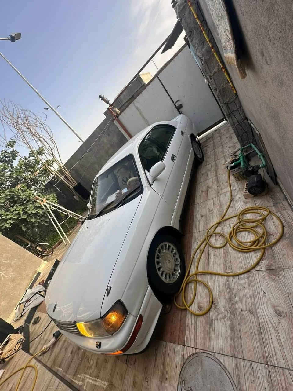 > *كراون ملك 👑 للبيع*
> النوع: تويوتا كراون - Royal Saloon
> الموديل: 1995
> اللون: ابيض حليبي
> رقم: ميسان خصوصي -   
، محرك وكير مكفولات
> السيارة جاهزة ما تصرف شي
>
> السعر: 40 ورقة وبيها مجال
> المكان: البصرة-القرنه
> الاتصال:***********
